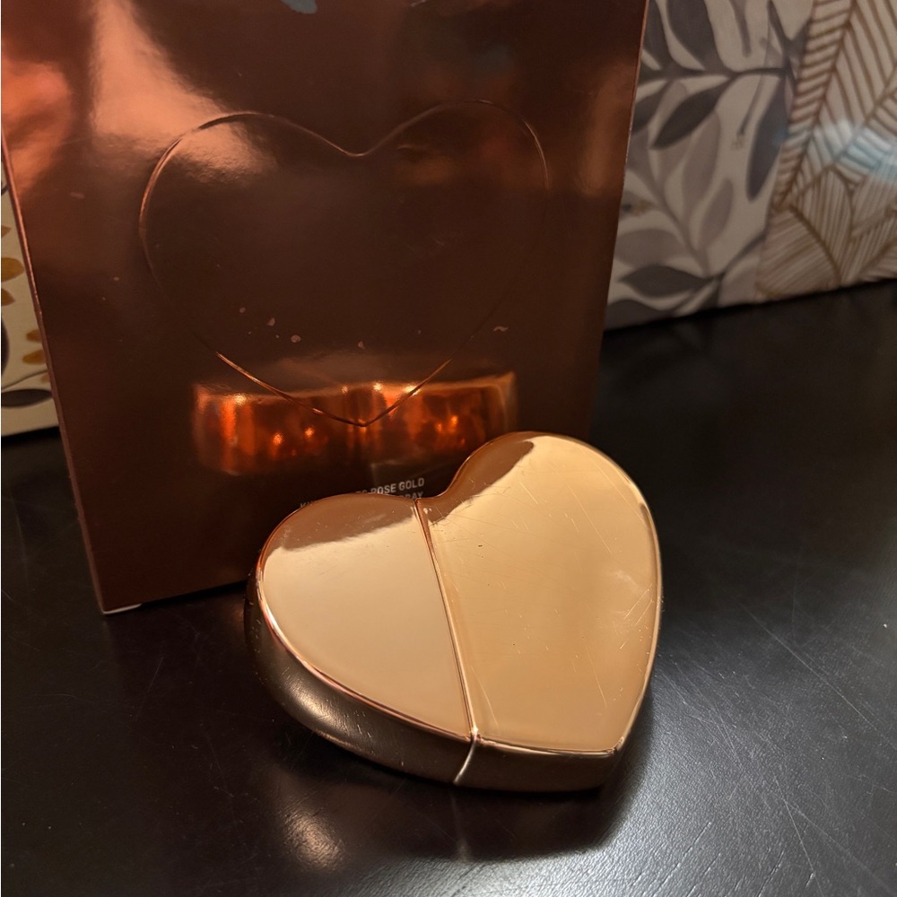 KKW HEARTS ROSE GOLD